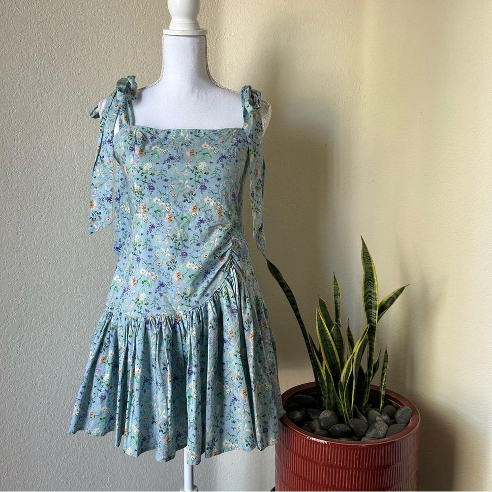 The Refinery // NWT Abby Ann Floral Mini Dress